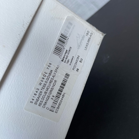 BALENCIAGA Triple S Sneakers | Size 39 - Picture 7 of 7